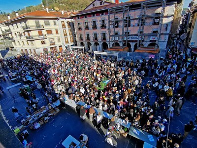 Abenduaren 24a prestatzen gabiltza, lagunduko diguzu? 